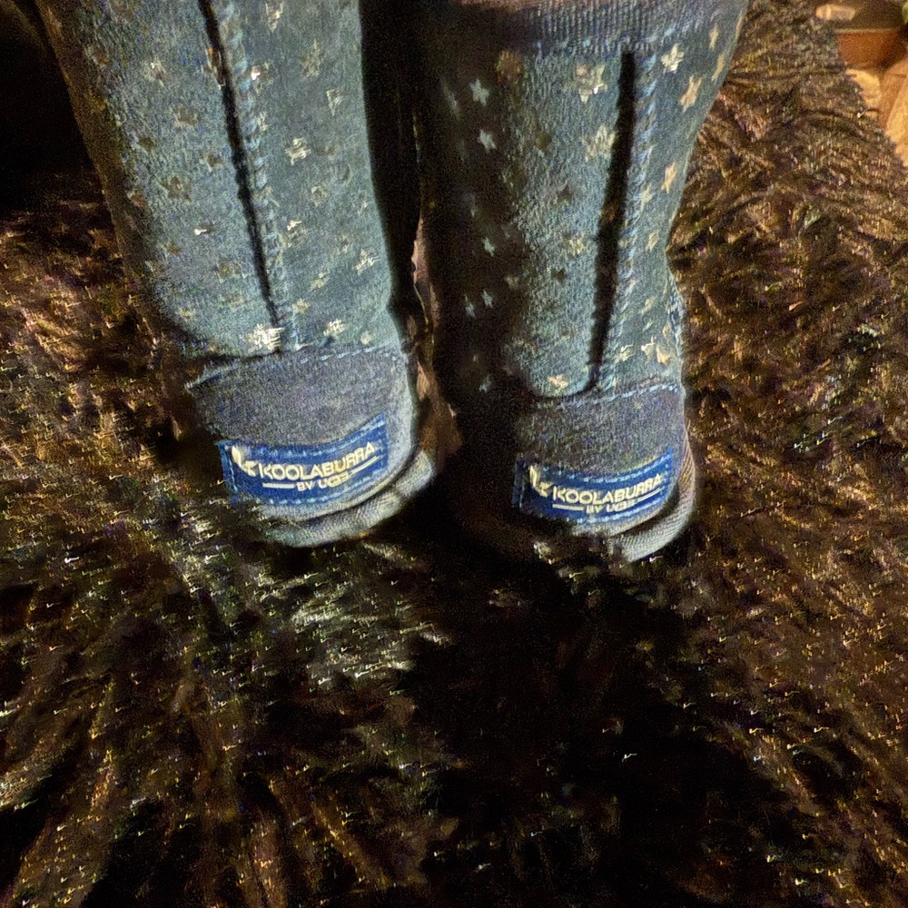 Koolaburra Kids Boots in Blue Star Pattern